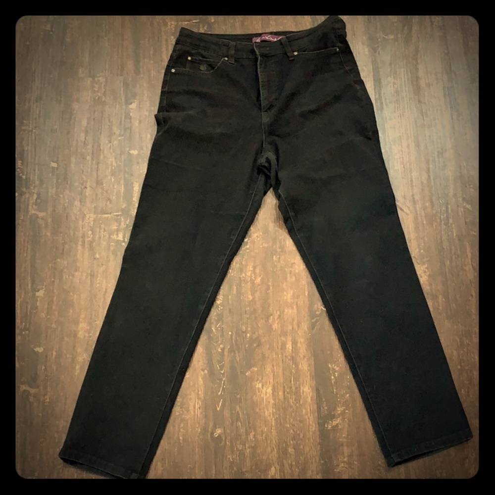 Gloria Vanderbilt black jeans